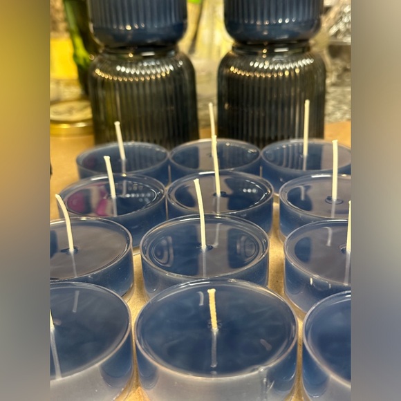 JAMAICAN TEAKWOOD, SCENT UNLEASHED LLC LUXURY HAND POURED SCENTED CANDKE - Picture 7 of 7